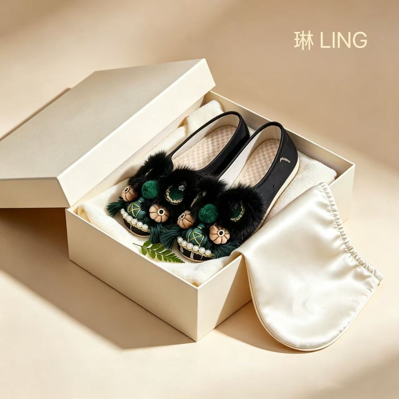 Hand-Embroidered Tiger Head Slippers | Chinese Intangible Cultural Heritage Folk Craft |